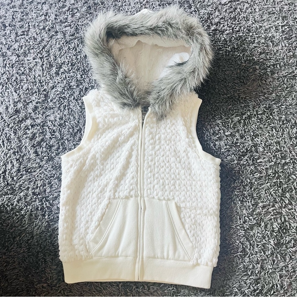 Aeropostale girls White Hooded Vest with Faux Fur Trim L